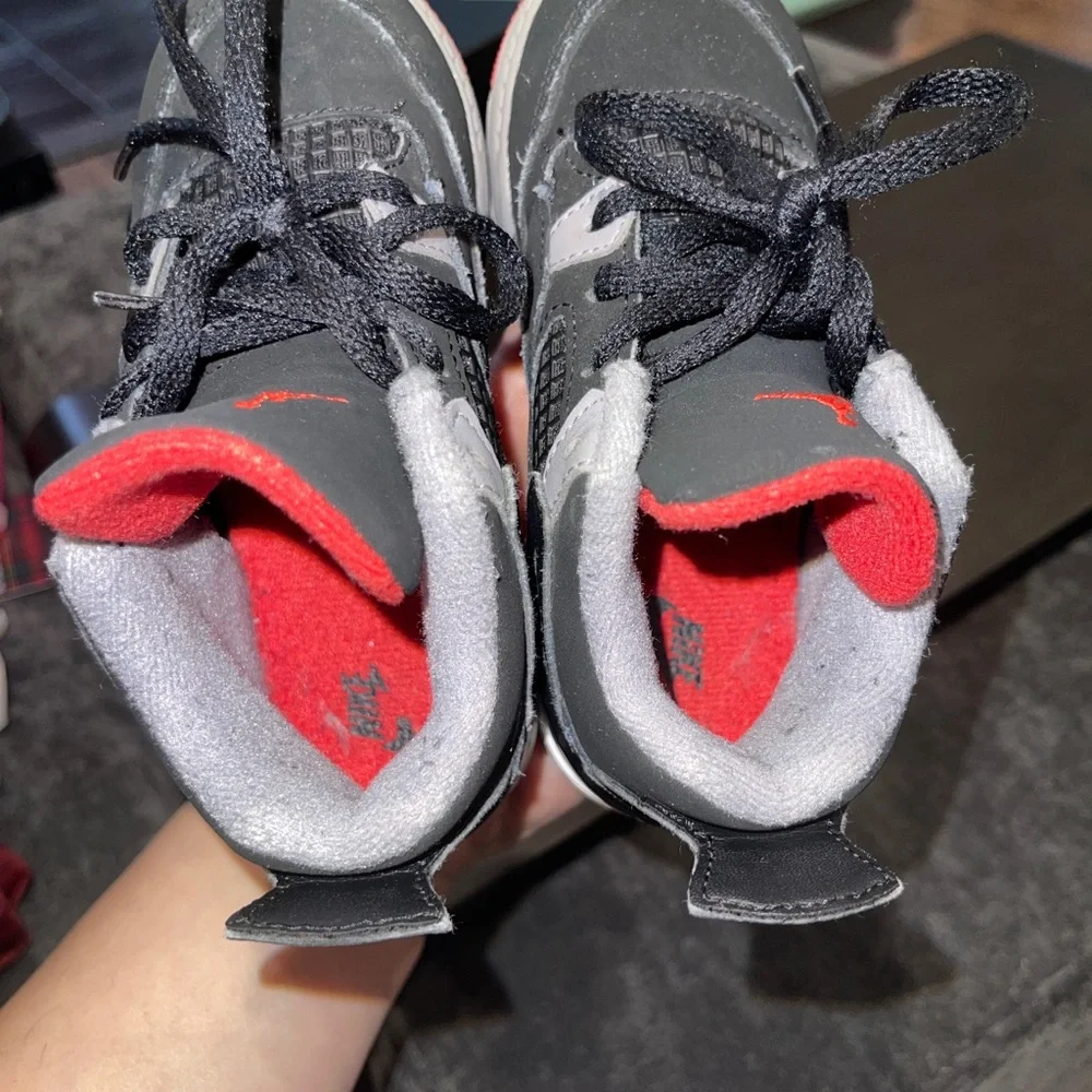 NIKE Air Jordan 4 Retro TD BRED (2019) BQ7670-060 Size 9c Good Condition No Box - Picture 7 of 10